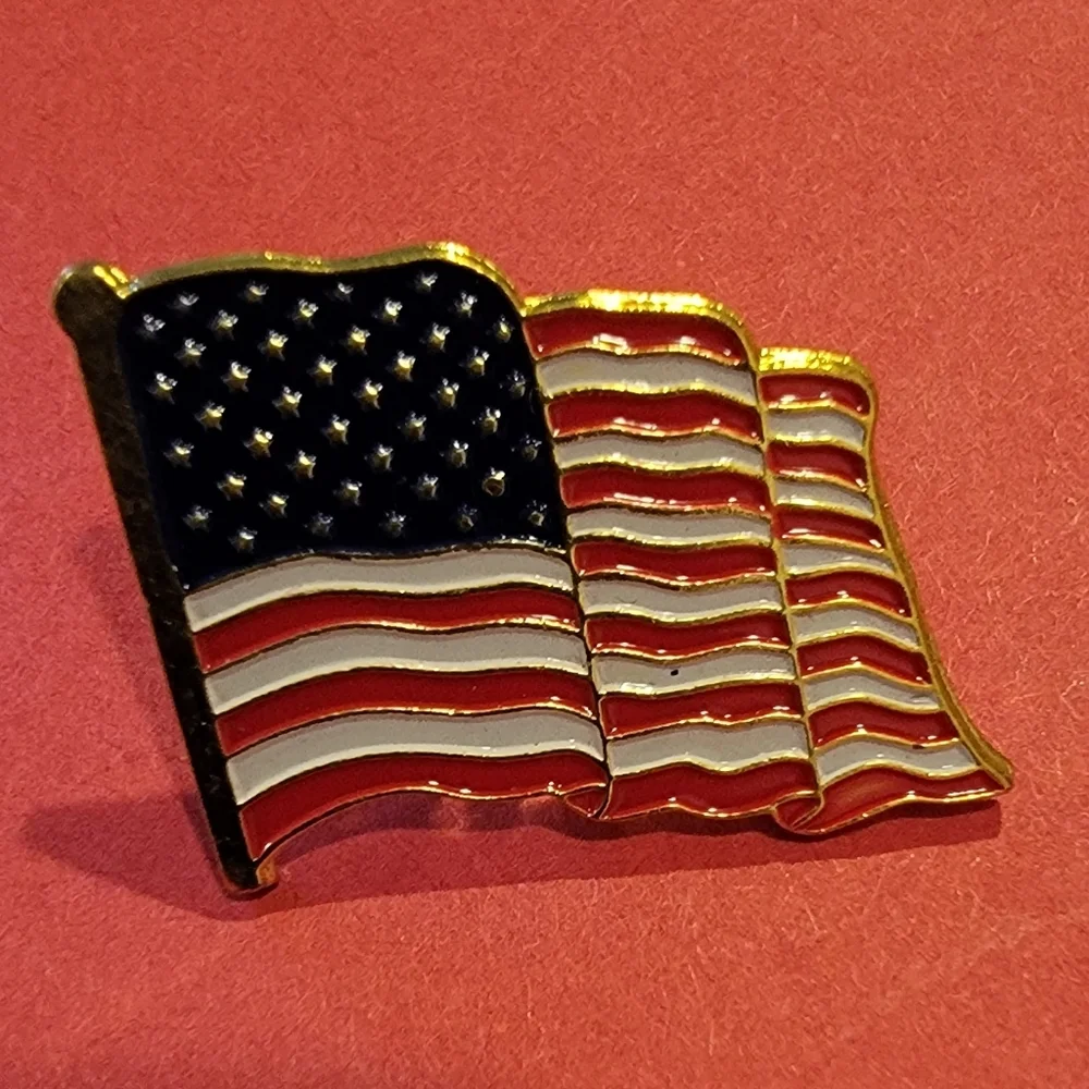 American Flag Lapel Pin - Picture 1 of 5